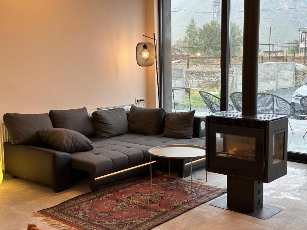 Villa Alpine Escape Kazbegi Extérieur photo
