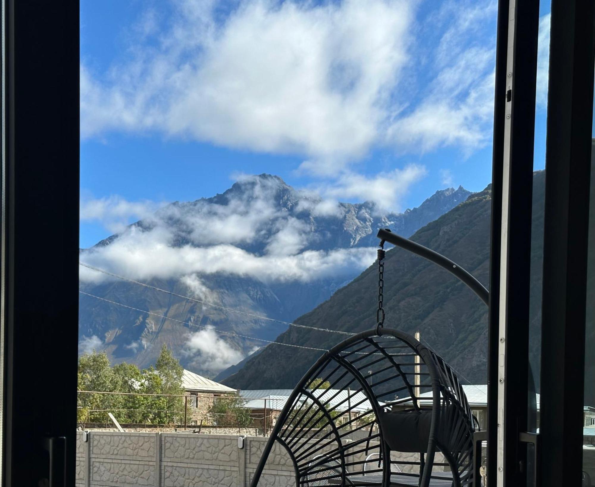 Villa Alpine Escape Kazbegi Extérieur photo